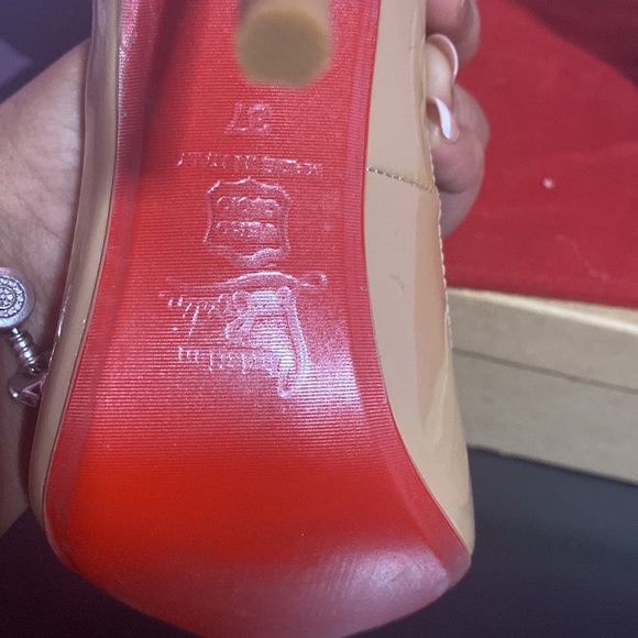 Christian Louboutin Pigalle Follies 100 Nude Patent Heels - Picture 2 of 13